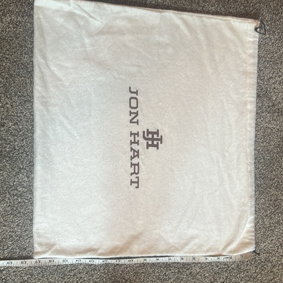 Jon Hart Designs soft protective bag - Picture 3 of 4